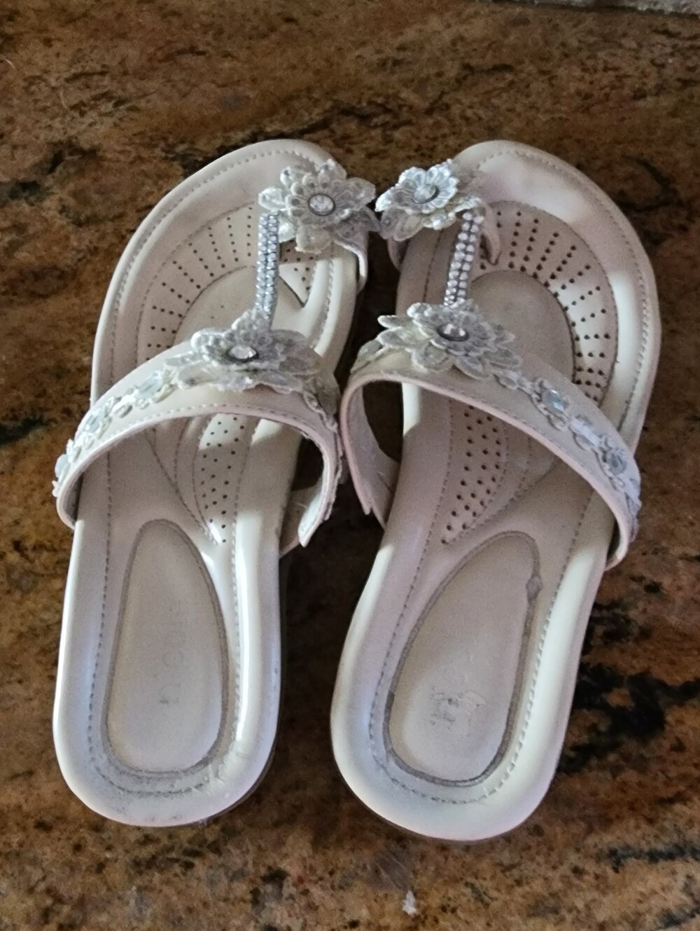 Nicole Miller Women's White Floral T-Strap Sandals with Decorative Gems